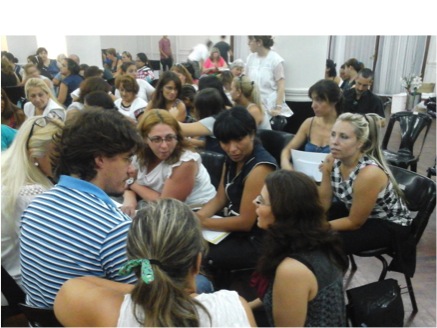 Ainhoa Flecha dialoga con los docentes de Rosario, Santa Fe, en plena semana de sensibilización.
